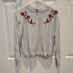 Sweater gray great condition size M junior